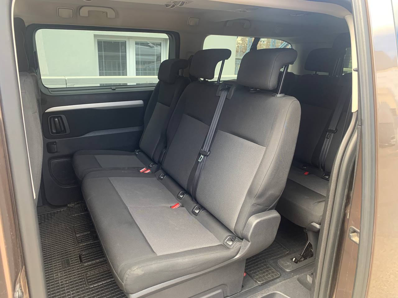 Салон микроавтобуса на 9 мест